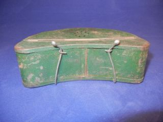 Kingfisher Green Bait Box, Divided Bait Box With Clip, Shows Scratches
