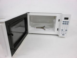 Sunbeam SGS90701W 0 7 Cubic Feet Microwave Oven White