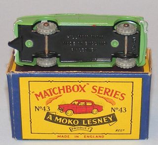 Matchbox Regular 43 A Hillman Minx RARE Green Body Near Mint Boxed