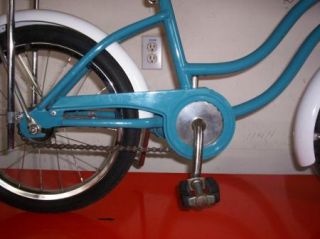 SCHWINN STINGRAY PIXIE VINTAGE MUSCLE BICYCLE FOR LIL GIRLS! NICE AND