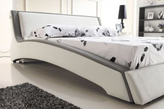 Designer Polsterbett Lederbett Doppelbett Bettgestell 200x200 weiß