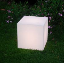 Leuchtwürfel Cubo Würfel 50cm beleuchtet Hocker Gartenwürfel