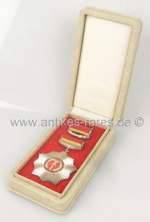 DDR Medaille Vaterländischer Verdienstorden in Silber mit Etui