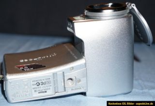 Nikon COOLPIX S10 6.0 MP Digitalkamera gut erhalten