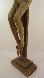 antiker Christus am Kreuze, Holz geschnitzt