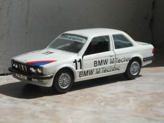 BMW 3er 323i/325i E30 1983 91 Modellauto Gama 143