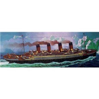 Revell Modellbausatz 05206   R.M.S. Titanic im Maßstab 1400 