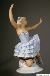 filigrane Porzellan Figur   Ballerina Tänzerin auf Schlittschuhen