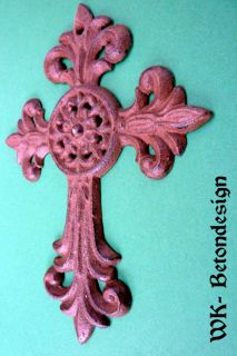 Dieses wunderschöne Kruzifix in der Antik  Rostoptik spiegelt den