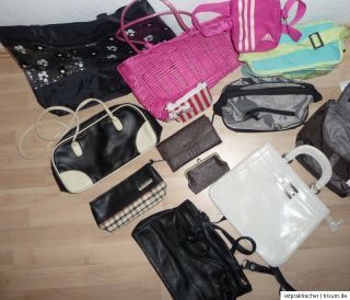 Taschen Konvolut Handtasche, Shopper, Gelbörse, Kosmetiktaschen u.v.m