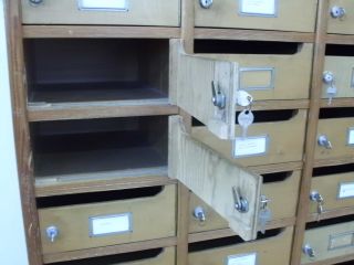 Holzschrank mit 30 Fächer Postregal Postfachschrank Postschrank Antik