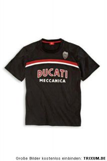 Auf der Brust befindet sich das Ducati Meccanica Logo, darunter rote