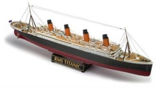 Revell 05215 Modellbausatz R.M.S. Titanic 1570