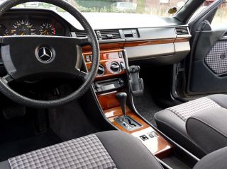 Mercedes Benz W124 230E hervorragend gepflegtes Fahrzeug, TÜV/AU neu