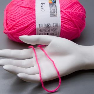 Schachenmayr Bravo 8234 neon pink 50g Wolle