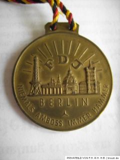 N117 DDR FDJ 1949 Friedenstreffen der Deutschen Jugend Medaille Metall