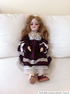 Laut ihre r Aussage hat die Puppe einen Wert zwischen 1.200,00 und 1