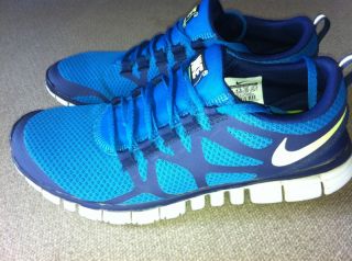 Ich verkaufe hier meine Nike Laufschuhe Free 3.0 V3 in blau mit neon