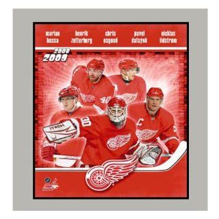 Detroit Red Wings Team Photograph 2009 Photograph in a 11