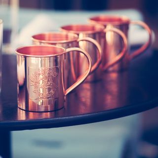 Paykoc 13.5 oz Solid Copper Embossed Moscow Mule Mugs (Set of 4