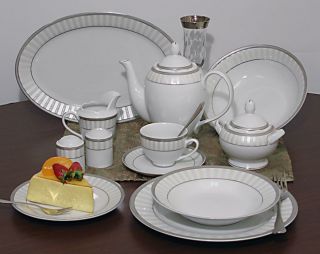Diamond 49 Dining and Serving Set