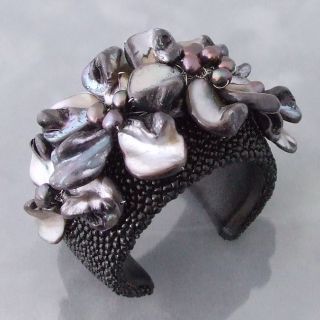 Rare Black Stingray Leather Shell and Pearl Cuff (5 8 mm) (Thailand
