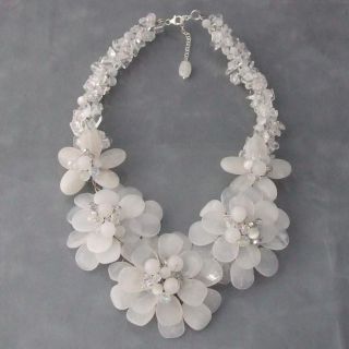 Sterling Silver Clear Quartz Five flower Garland Necklace (Thailand